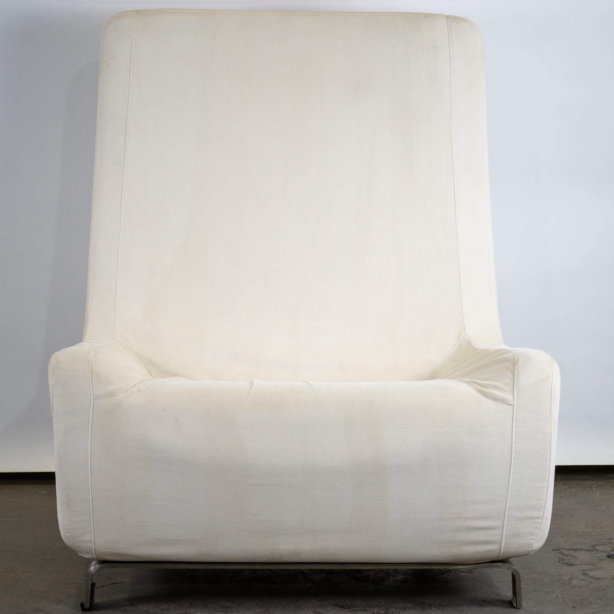 White Hannes Wettstein Chat Armchair by Pallucco