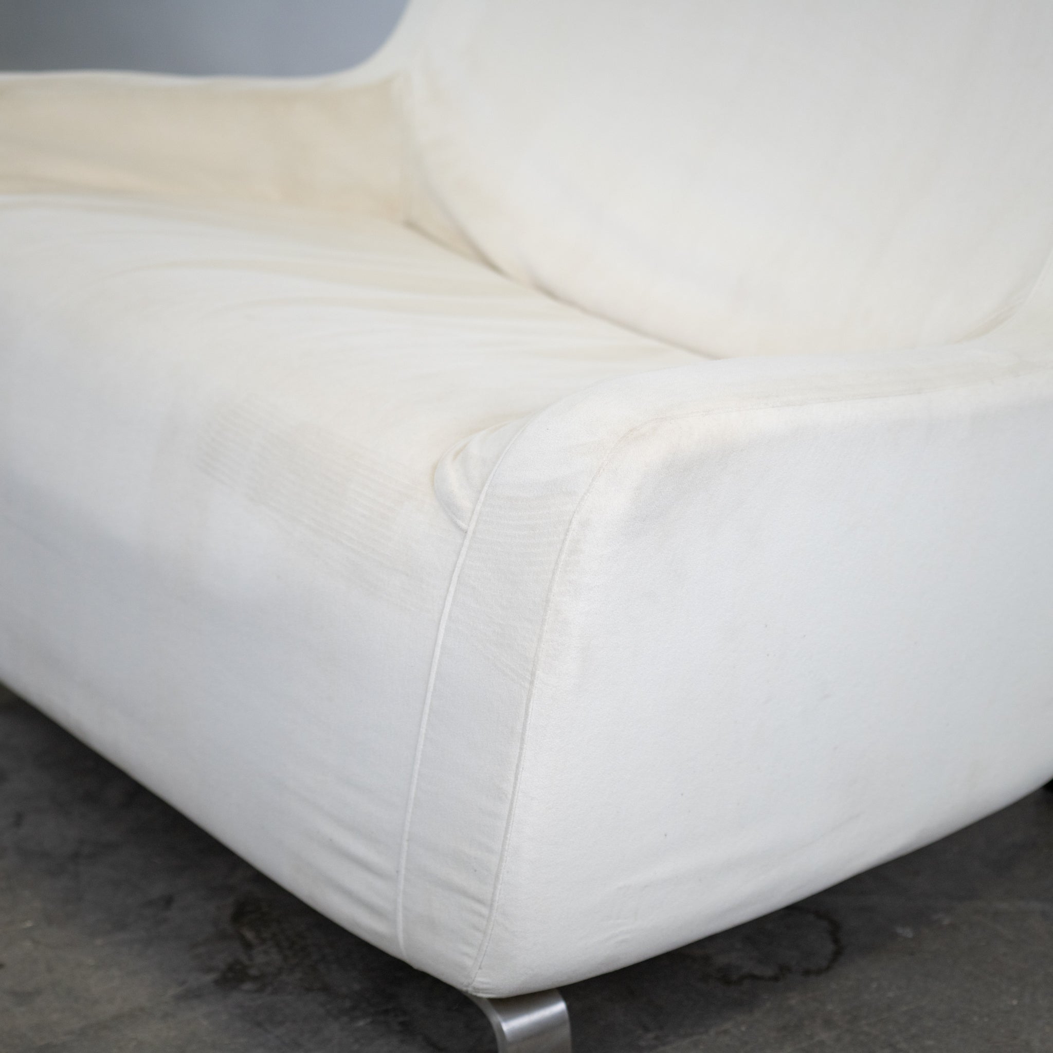 White Hannes Wettstein Chat Armchair by Pallucco